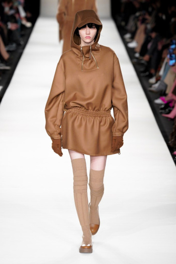 Fotoservizio/FW 22-23/WOMEN/SFILATA/MAX MARA/DP2/4