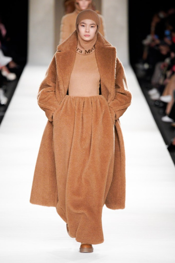 Fotoservizio/FW 22-23/WOMEN/SFILATA/MAX MARA/DP2/5