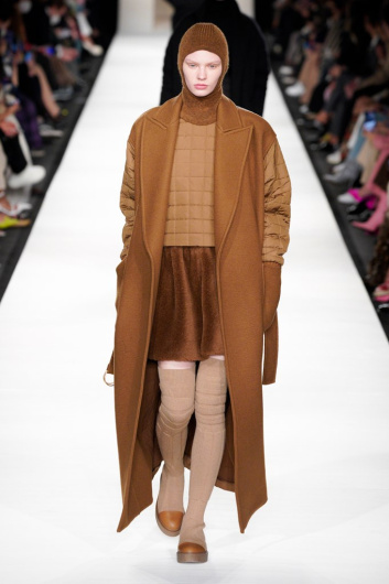 Fotoservizio/FW 22-23/WOMEN/SFILATA/MAX MARA/DP2/6