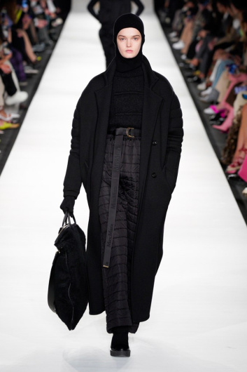 Fotoservizio/FW 22-23/WOMEN/SFILATA/MAX MARA/DP2/7
