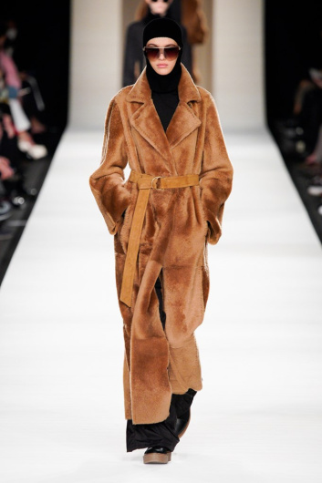 Fotoservizio/FW 22-23/WOMEN/SFILATA/MAX MARA/DP2/4