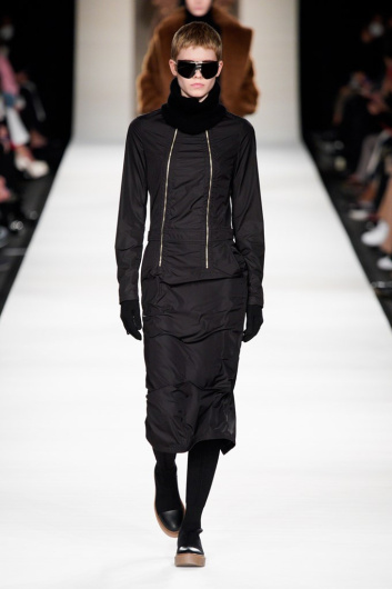 Fotoservizio/FW 22-23/WOMEN/SFILATA/MAX MARA/DP2/5