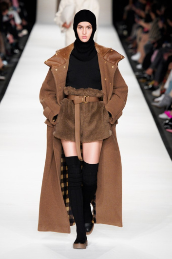 Fotoservizio/FW 22-23/WOMEN/SFILATA/MAX MARA/DP2/7