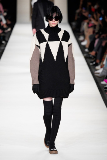 Fotoservizio/FW 22-23/WOMEN/SFILATA/MAX MARA/DP2/14