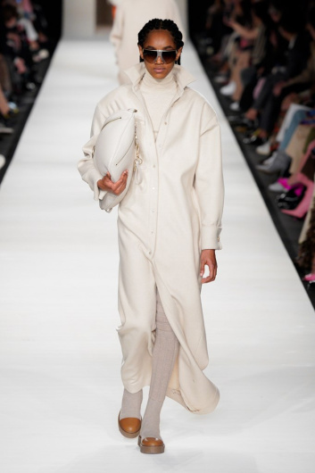 Fotoservizio/FW 22-23/WOMEN/SFILATA/MAX MARA/DP2/8