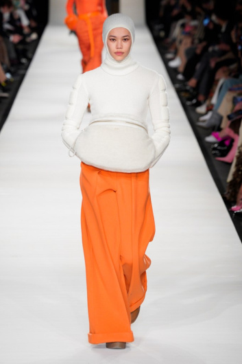 Fotoservizio/FW 22-23/WOMEN/SFILATA/MAX MARA/DP2/10