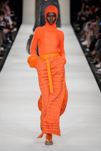 Fotoservizio/FW 22-23/WOMEN/SFILATA/MAX MARA/DP2/11