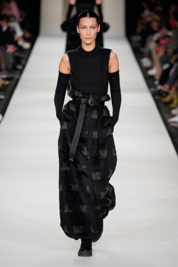 Fotoservizio/FW 22-23/WOMEN/SFILATA/MAX MARA/DP2/23