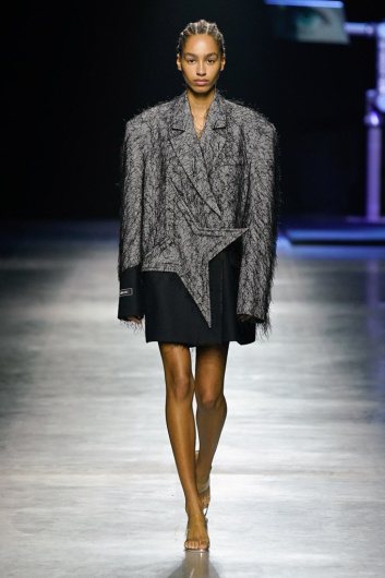 Fotoservizio/FW 22-23/WOMEN/SFILATA/ANNAKIKI/DP2/3