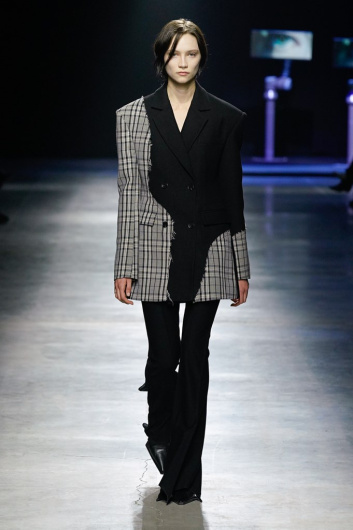 Fotoservizio/FW 22-23/WOMEN/SFILATA/ANNAKIKI/DP2/18