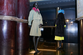 Fotoservizio/FW 22-23/WOMEN/PRESENTAZIONE/GILBERTO CALZOLARI/DP2/15