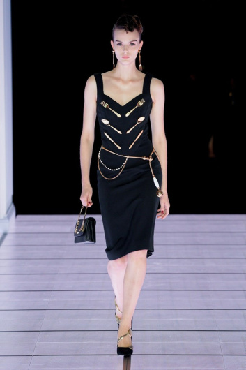 Fotoservizio/FW 22-23/WOMEN/SFILATA/MOSCHINO/DP2/4