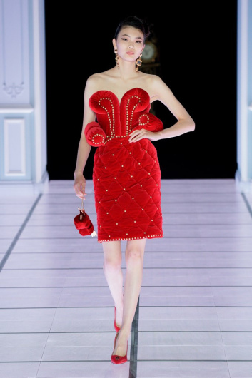 Fotoservizio/FW 22-23/WOMEN/SFILATA/MOSCHINO/DP2/0