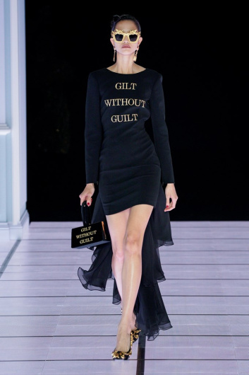 Fotoservizio/FW 22-23/WOMEN/SFILATA/MOSCHINO/DP2/18