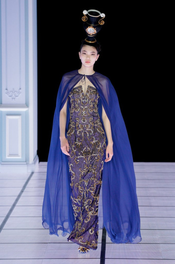 Fotoservizio/FW 22-23/WOMEN/SFILATA/MOSCHINO/DP2/4
