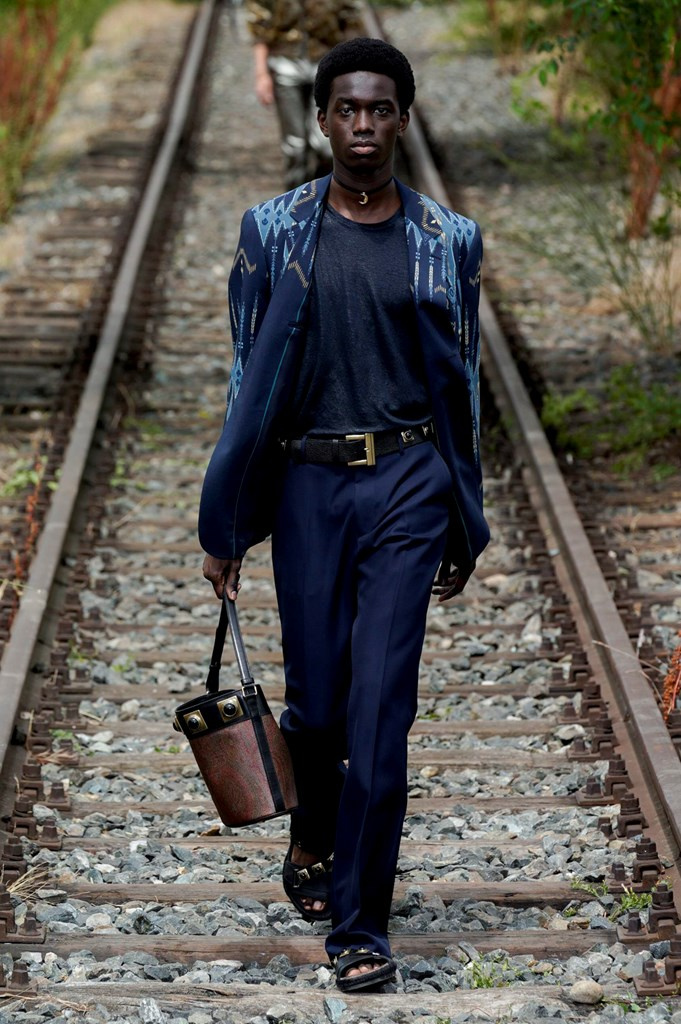 Fotoservizio/SS 2022/MEN/SFILATA/ETRO/DP2/4
