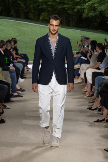 Fotoservizio/SS 2022/MEN/SFILATA/GIORGIO ARMANI/DP2/1