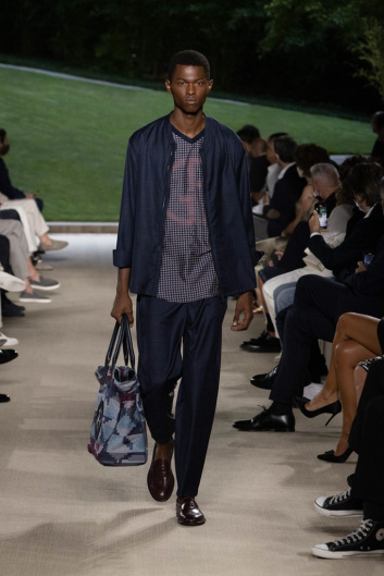 Fotoservizio/SS 2022/MEN/SFILATA/GIORGIO ARMANI/DP2/22