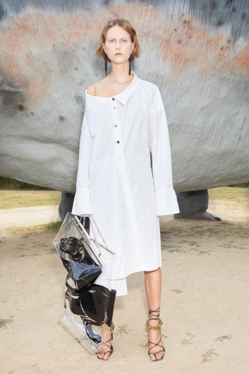 Fotoservizio/SS 2022/WOMEN/PRESENTAZIONE/KRIZIA/DP2/3