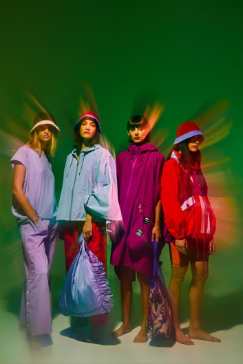 Fotoservizio/SS 2022/WOMEN/PRESENTAZIONE/OOF WEAR/DP2/9