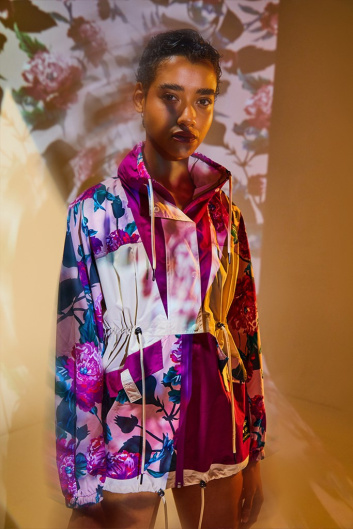 Fotoservizio/SS 2022/WOMEN/PRESENTAZIONE/OOF WEAR/DP2/15