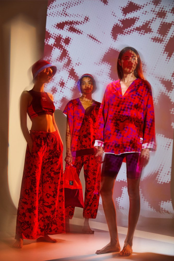 Fotoservizio/SS 2022/WOMEN/PRESENTAZIONE/OOF WEAR/DP2/17