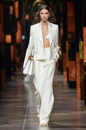 Fotoservizio/SS 2022/WOMEN/SFILATA/FENDI/DP2/3