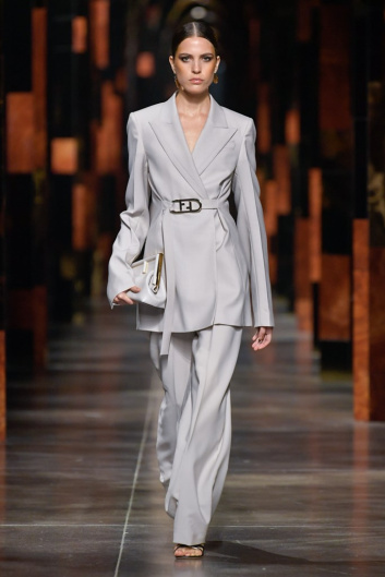 Fotoservizio/SS 2022/WOMEN/SFILATA/FENDI/DP2/6