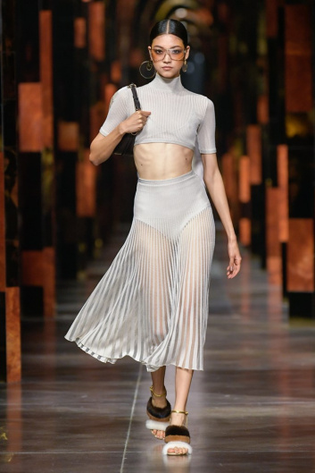 Fotoservizio/SS 2022/WOMEN/SFILATA/FENDI/DP2/7