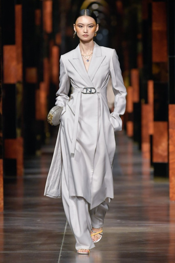 Fotoservizio/SS 2022/WOMEN/SFILATA/FENDI/DP2/8