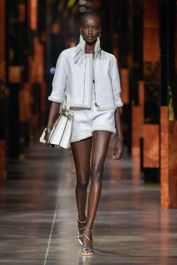 Fotoservizio/SS 2022/WOMEN/SFILATA/FENDI/DP2/2