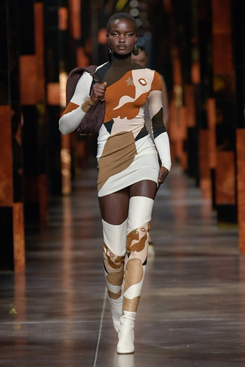 Fotoservizio/SS 2022/WOMEN/SFILATA/FENDI/DP2/5
