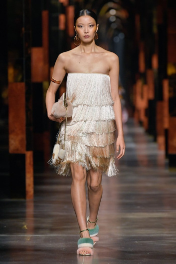 Fotoservizio/SS 2022/WOMEN/SFILATA/FENDI/DP2/8