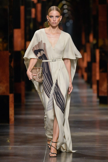 Fotoservizio/SS 2022/WOMEN/SFILATA/FENDI/DP2/1