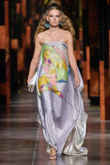 Fotoservizio/SS 2022/WOMEN/SFILATA/FENDI/DP2/1