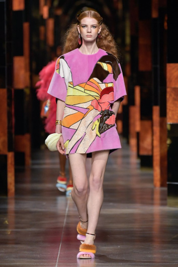 Fotoservizio/SS 2022/WOMEN/SFILATA/FENDI/DP2/3