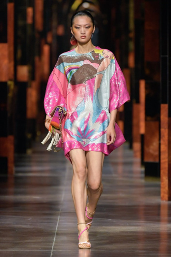Fotoservizio/SS 2022/WOMEN/SFILATA/FENDI/DP2/5