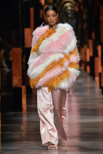 Fotoservizio/SS 2022/WOMEN/SFILATA/FENDI/DP2/9