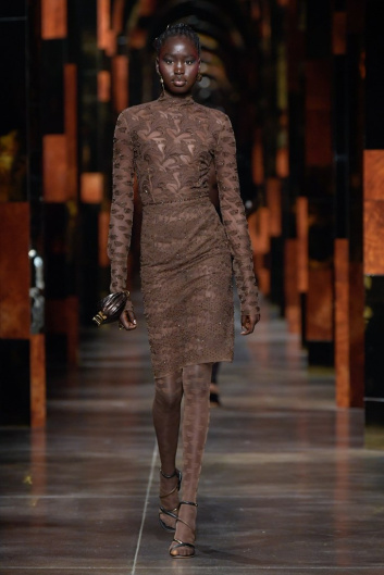Fotoservizio/SS 2022/WOMEN/SFILATA/FENDI/DP2/6