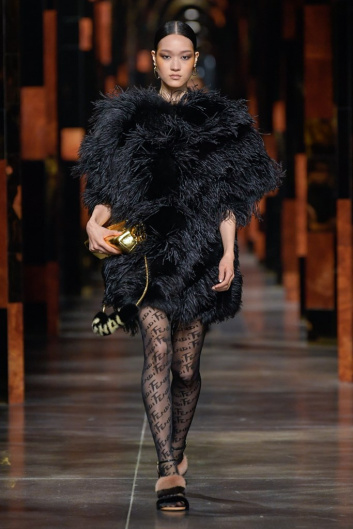 Fotoservizio/SS 2022/WOMEN/SFILATA/FENDI/DP2/8