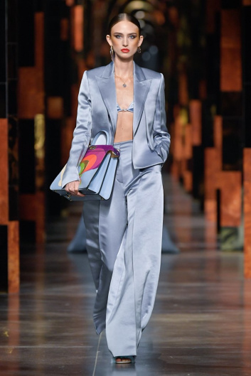 Fotoservizio/SS 2022/WOMEN/SFILATA/FENDI/DP2/3