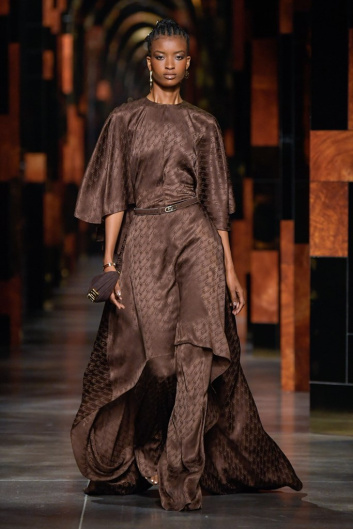 Fotoservizio/SS 2022/WOMEN/SFILATA/FENDI/DP2/5