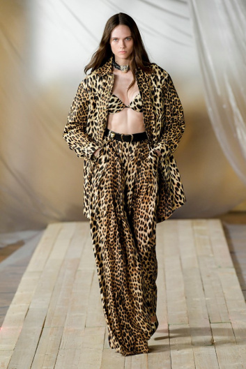 Fotoservizio/SS 2022/WOMEN/SFILATA/ROBERTO CAVALLI/DP2/4