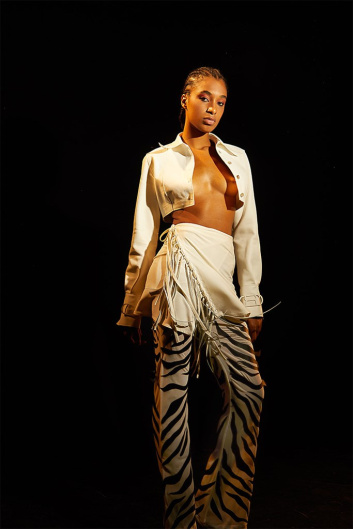 Fotoservizio/SS 2022/WOMEN/PRESENTAZIONE/RADICA STUDIO/DP2/25