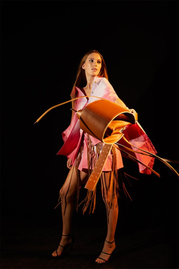 Fotoservizio/SS 2022/WOMEN/PRESENTAZIONE/RADICA STUDIO/DP2/21