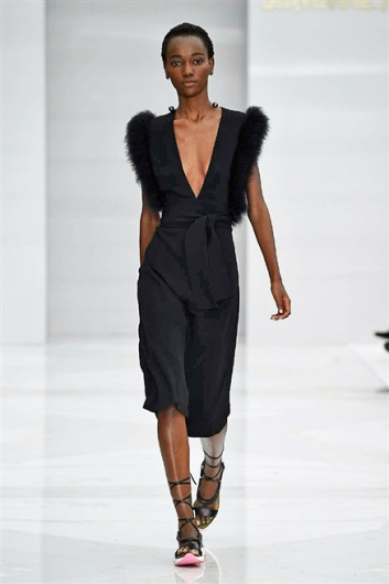Fotoservizio/SS 2016/WOMEN/SALVATORE FERRAGAMO/DP1/14