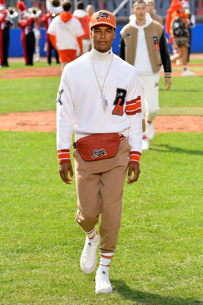 Fotoservizio/SS 2022/WOMEN/SFILATA/BOSS/DP2/2