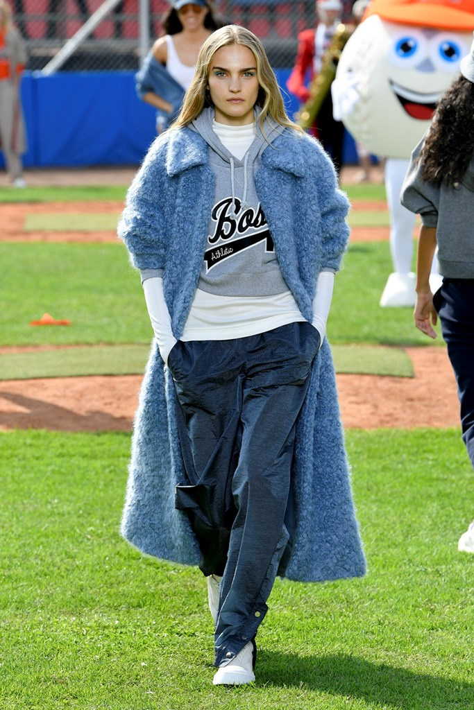 Fotoservizio/SS 2022/WOMEN/SFILATA/BOSS/DP2/11