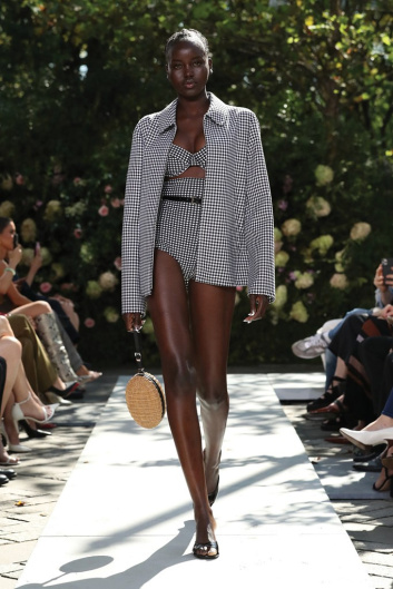 Fotoservizio/SS 2022/WOMEN/APPUNTAMENTO/MICHAEL KORS/DP2/21