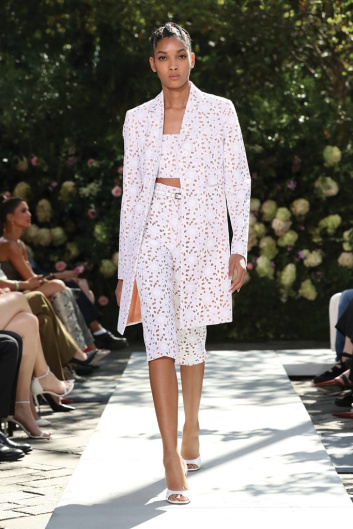 Fotoservizio/SS 2022/WOMEN/APPUNTAMENTO/MICHAEL KORS/DP2/45